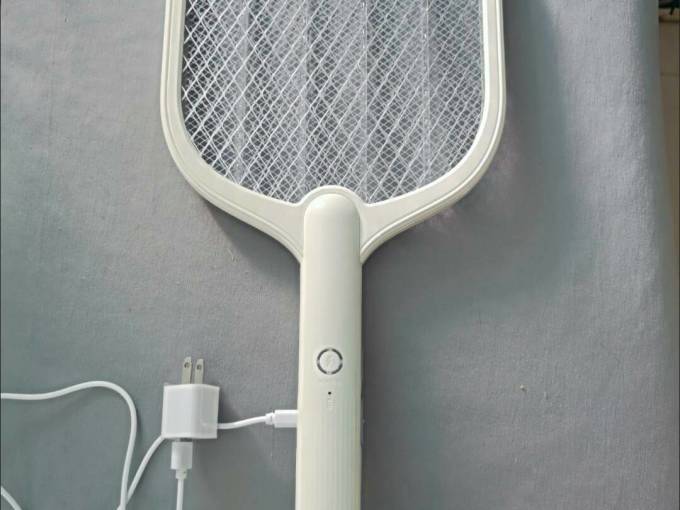 夏日驅(qū)蚊利器 一款好用的電蚊拍開(kāi)箱體驗(yàn)